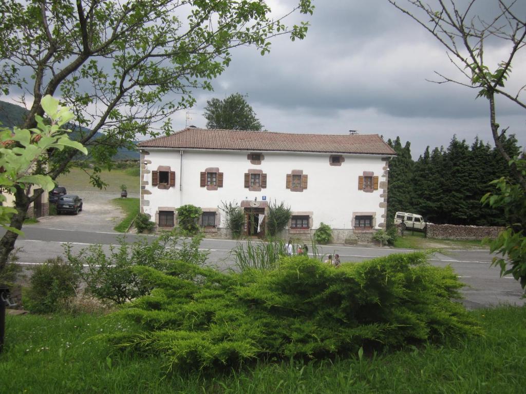Hostal Venta San Blas Almandoz Exterior photo